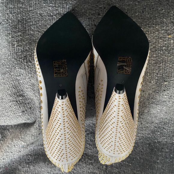 Jeffrey Campbell white ankle boots with gold studding - Picture 5 of 6